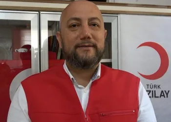 İhtiyaç Sahiplerinin Bayramlıkları Kızılay’dan