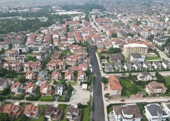 İnegöl park caddesinin asfaltı yenileniyor