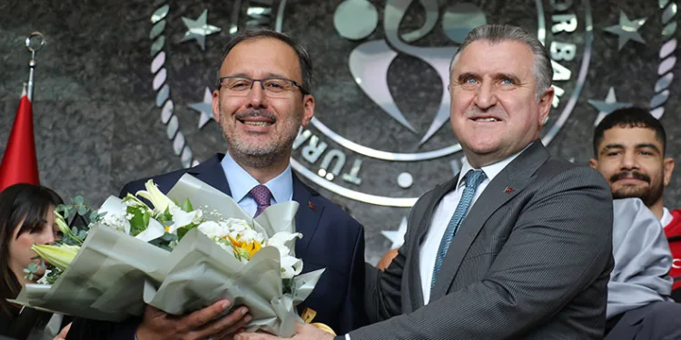 Gençlik ve Spor Bakanlığında devir teslim töreni