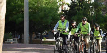 Okullarına bisikletleriyle güven ile gidiyor