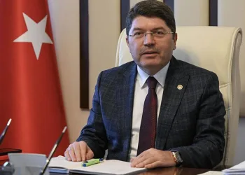 “Milletimiz yeni bir anayasayı hak ediyor”