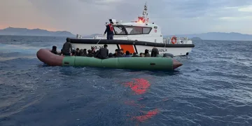19 düzensiz göçmen kurtarıldı