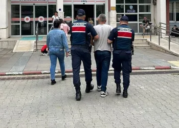 Göçmen kaçakçılığından aranıyordu, yakalandı