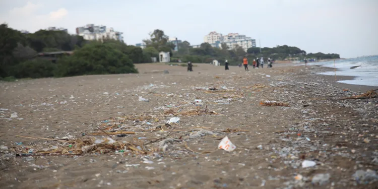 Mersin sahillerindeki insanlık ayıbı
