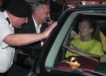 Bursa emniyeti tatile çıkan yolcuları uğurladı