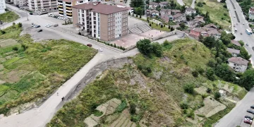 Okul yakınındaki heyelan korkutuyor