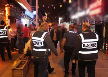 Huzur operasyonunda 10 kişi yakalandı
