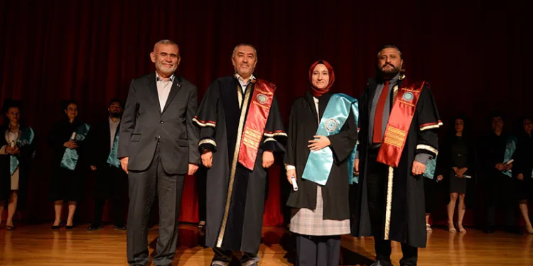 “Mezunlara yeni istihdam kapıları açılmalı”