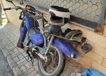 Otomobilin çarptığı motosikletin sürücüsü yaralandı