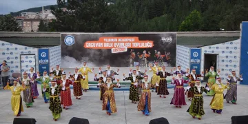 Erguvan Bayramı çoşkusu