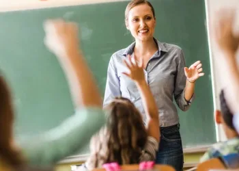 Öğretmenlere “zorunlu hizmet affı” getirildi