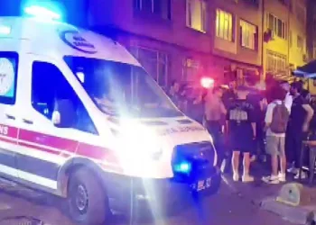 Çalışan ve müşterinin kavgasında kan aktı