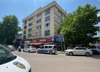 4. kattan düştü, yaralı kurtuldu