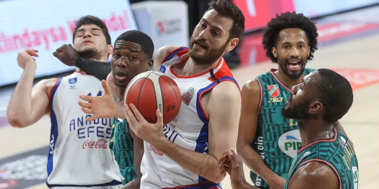 Basketbol Süper Ligi: Anadolu Efes: 82 – Pınar Karşıyaka: 78