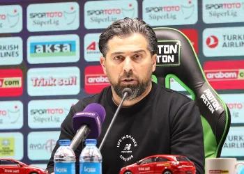 Süper Ligin yeni ekibi Çaykur Rizespor, İlhan Palut ile anlaştı