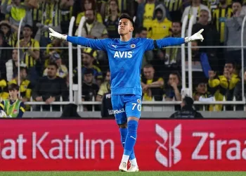 Fenerbahçe kalecisi İrfan Can Eğribayat baba oldu