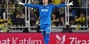 Fenerbahçe kalecisi İrfan Can Eğribayat baba oldu