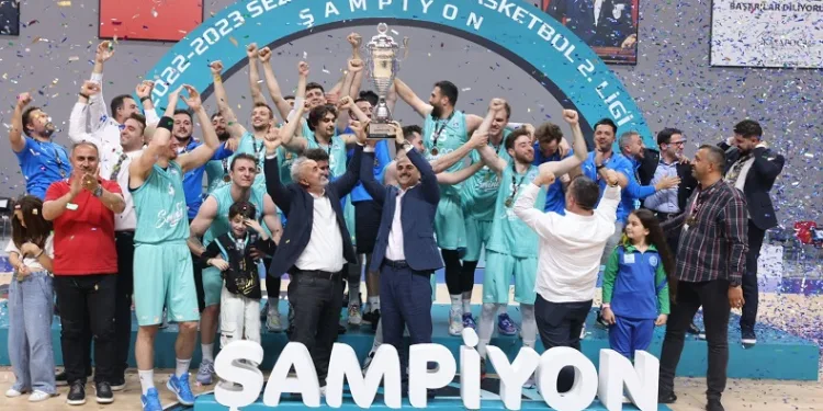 Çayırova Belediyesi 2. Lig’de şampiyon oldu