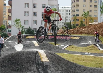 Kahramanmaraşlı Milli pedallar büyükşehirin parkurunda piste çıktı