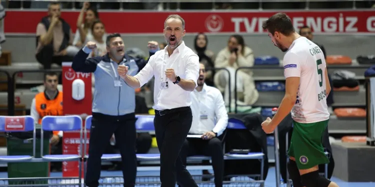 Bursa Büyükşehir Belediyespor Başantrenör Cemal Bora Şensoy’la yola devam edecek