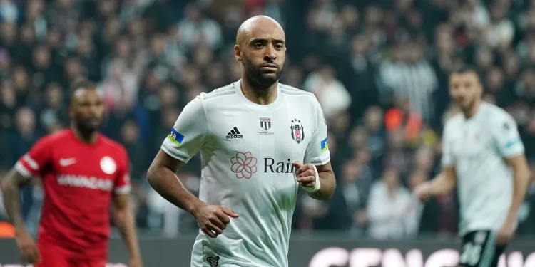 Beşiktaş’ın İngiliz futbolcusu Nathan Redmond: “Türk halkının gücünü gördünüz”