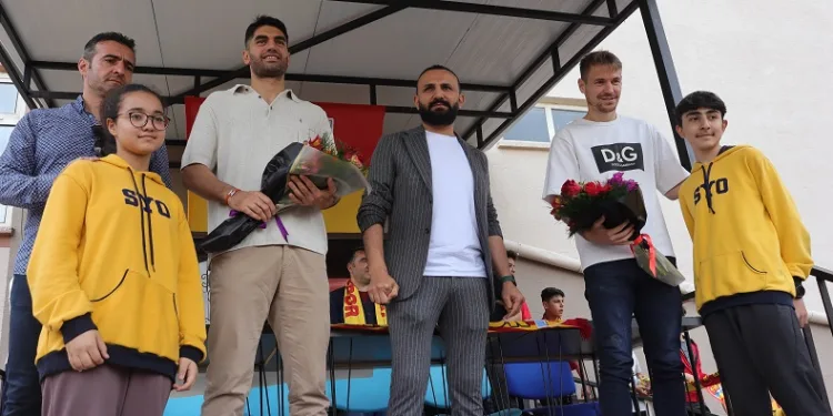 Kayserisporlu futbolculardan öğrencilere ‘LGS’ morali