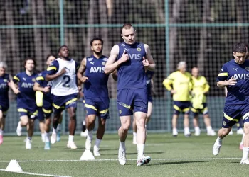Fenerbahçe, Galatasaray maçı hazırlıklarına başladı