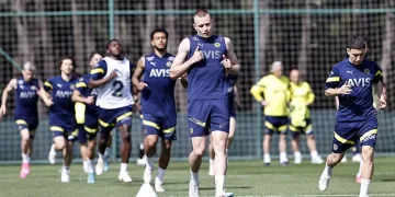 Fenerbahçe, Galatasaray maçı hazırlıklarına başladı