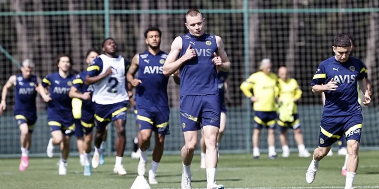 Fenerbahçe, Galatasaray maçı hazırlıklarına başladı