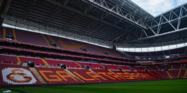 Nef Stadyumu’nda 14. Galatasaray – Fenerbahçe derbisi