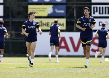 Fenerbahçe’de derbi hazırlıkları devam ediyor