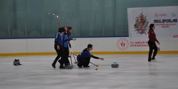 Kars’ta Curling Türkiye Şampiyonası heyecanı