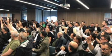 Gergin geçen mali genel kurulda Kocaelispor yönetimi ibra edildi