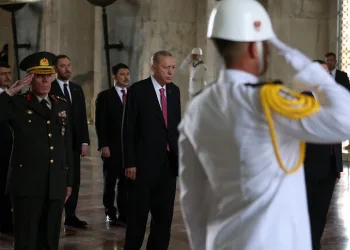 Cumhurbaşkanı Erdoğan’dan Anıtkabir’e ziyaret etti