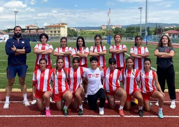 Antalyaspor Ragbi Kadın Takımı’ndan çeyrek final