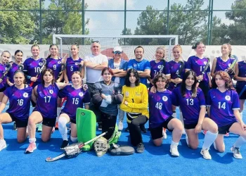 Muğlalı kız hokeyciler finalde yarışacak