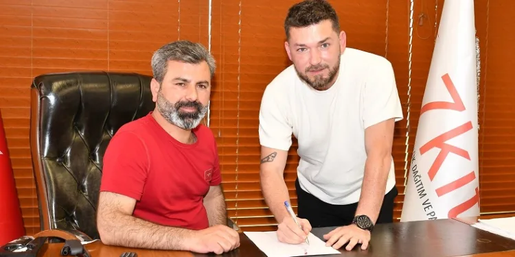Turgutluspor’da sportif direktörlüğe Sadullah Erarslan getirildi