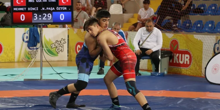 Mehmet Akif Pirim U15 Grekoromen Güreş Türkiye Şampiyonası başladı