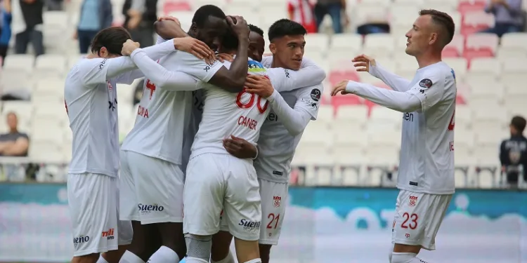 Sivasspor’da Caner Osmanpaşa ligdeki 2. golünü attı