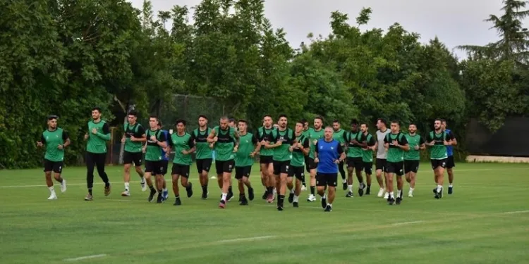 Futbolculara ödeme yapamayan Denizlispor’a ilk darbeyi doktor vurdu