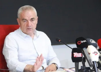 Rıza Çalımbay Sivasspor’a veda etti: “Ayrılıyoruz”