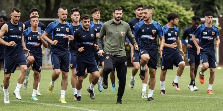Kayserispor’da 10 futbolcunun sözleşmesi bitti