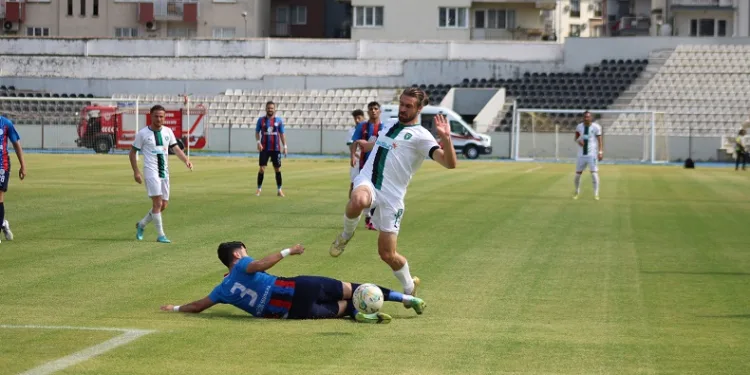 TFF 3. Lig: Efeler 09 SFK: 2 – Beyoğlu Yeni Çarşı Spor: 2