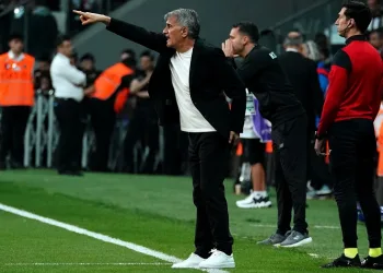 Şenol Güneş: “Yabancı oyuncu yerli oynuyorsa, ben de yerli oyuncuyu yabancı yapabilmeliyim”