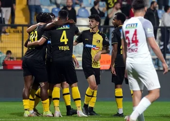 İstanbulspor, Süper Lig’de kaldı
