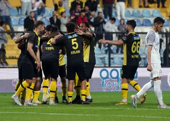 Spor Toto Süper Lig: İstanbulspor: 4 – Ümraniyespor: 0