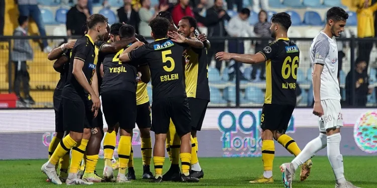 Spor Toto Süper Lig: İstanbulspor: 4 – Ümraniyespor: 0