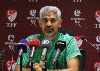 Bodrumspor Teknik Direktörü İsmet Taşdemir: “Oyuncularım 10 kişi kalmalarına rağmen çok istediler ama yetmedi”