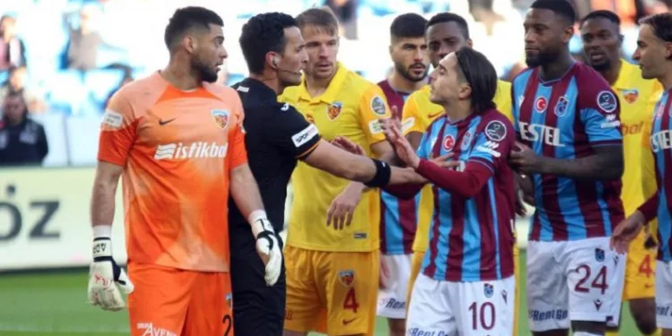 Kayserispor’un maçlarında 22 hakem düdük çaldı