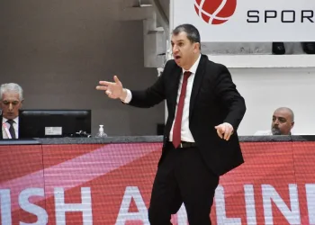 Aliağa Petkimspor Başantrenörü Burak Gören: “Aliağa’mızın tüm fertleriyle oluşan sevgi ortamına layık olmaya çalışacağım”